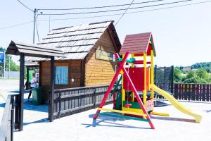Plac zabaw dla dzieci w obiekcie Plitvice Palace