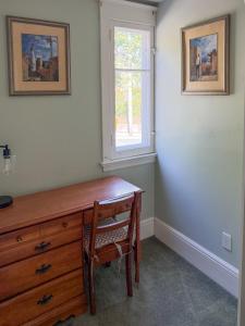 Gambar di galeri bagi Midstream Manor Unit 7, 2 Bedroom Apartment di St. John's