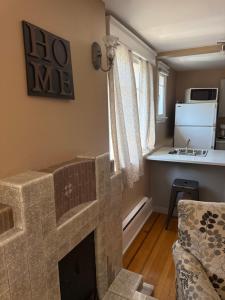 Η κουζίνα ή μικρή κουζίνα στο Midstream Manor Unit 8, 2 Bedroom Apartment +4 φωτογραφίες