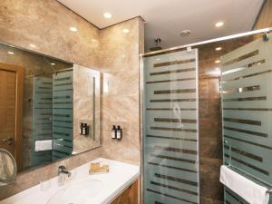 Ένα μπάνιο στο Movenpick Winter Park Baku +25 φωτογραφίες