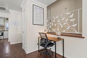 a home office with a desk and a chair at Group Chic - 25 Mins to NYC - FREE Parking - Washer & Dryer in Fairview