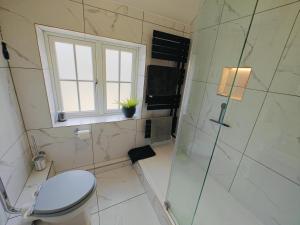 Ένα μπάνιο στο The White House - Worthing +14 φωτογραφίες