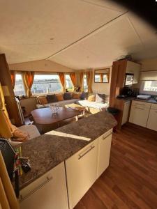 Kuchyň nebo kuchyňský kout v ubytování Blue Dolphin Holiday Park - Holiday Accommodation 21066