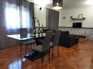 Μια τηλεόραση ή/και κέντρο ψυχαγωγίας στο Casa Manos Névoa