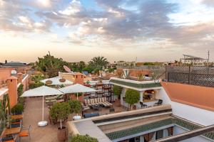 Budova, v ktorej sa riad nachádza