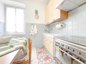 Η κουζίνα ή μικρή κουζίνα στο Ikea-metro 5 min Getaway Apartment +11 φωτογραφίες