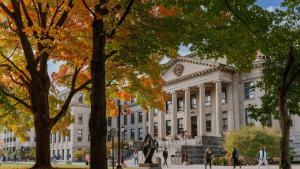 Gambar di galeri bagi Modern 3BR in Sandy Hill - Walk to Byward Market di Ottawa