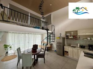 O bucătărie sau chicinetă la Casa Suskaki Beach