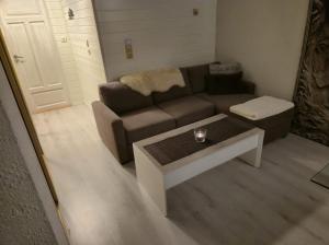 Χώρος καθιστικού στο Hanstveitvegen 5 Guest Apartment