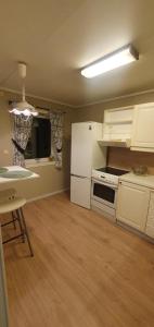 Η κουζίνα ή μικρή κουζίνα στο Hanstveitvegen 5 Guest Apartment