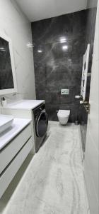 Ένα μπάνιο στο Riverbreeze Studio +2 φωτογραφίες