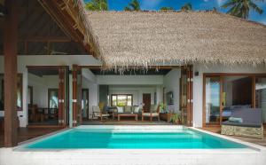 Bazén v ubytování Phandara Luxury Pool Villas nebo v jeho okolí