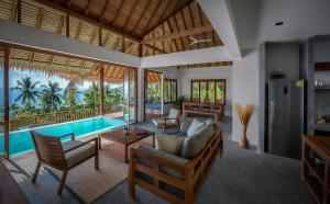 Bazén v ubytování Phandara Luxury Pool Villas nebo v jeho okolí