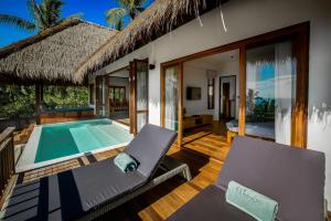 Bazén v ubytování Phandara Luxury Pool Villas nebo v jeho okolí