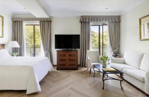 TV a/nebo společenská místnost v ubytování InterContinental Madrid by IHG + 59 fotografií