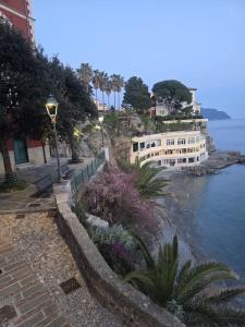 Afbeelding uit fotogalerij van Il nido sul mare blu in Bogliasco +60 foto's