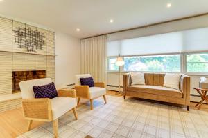 Billede fra billedgalleriet på Patio, Large Yard Luxe Home in Pompton Lakes! i Pompton Plains