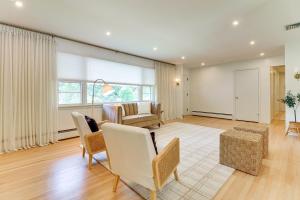 Billede fra billedgalleriet på Patio, Large Yard Luxe Home in Pompton Lakes! i Pompton Plains