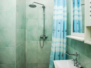 Phòng tắm tại Apartments by the sea Postira, Brac - 24897