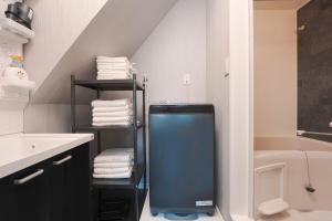 Bilik mandi di Yuri no Yado 201 Sauna JR Teradacho 3 min walk Tennoji Area Osaka Center! New building perfect for a comfortable stay! +32 gambar