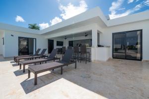 Αίθριο ή υπαίθριος χώρος στο Luxury Villa, Pool & Prime Location