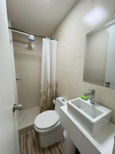 Ένα μπάνιο στο Jam's Suite Hogar y Confort