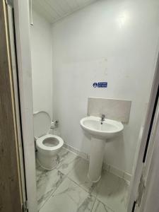 Gallery image of Ensuite room dudley in Dudley +20 photos