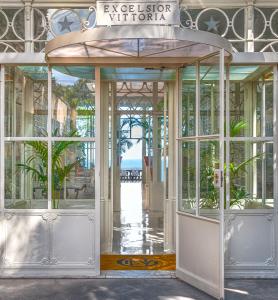 Exteriér nebo vchod ubytování Grand Hotel Excelsior Vittoria