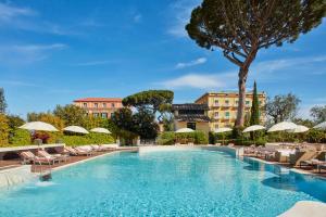 Bazén v ubytování Grand Hotel Excelsior Vittoria nebo v jeho okolí