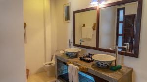 Ένα μπάνιο στο Rivana Work & Stay +14 φωτογραφίες