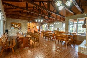 东灵卡酒店餐厅或其他用餐的地方