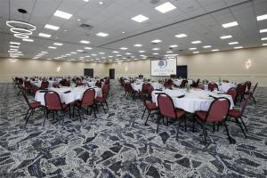 Οι επιχειρηματικές εγκαταστάσεις ή/και οι αίθουσες συνεδριάσεων στο DoubleTree by Hilton Manhattan, KS