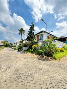 バトゥにあるVilla AHSANの石畳の通り