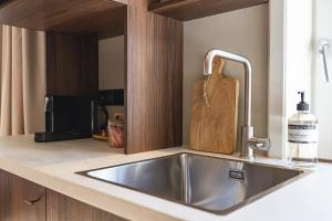 アルクマールにあるBoutique Studio VO38の- キッチンシンク(カウンターに石鹸1本付) +31枚の写真