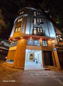 Το κτήριο όπου στεγάζεται  το διαμέρισμα