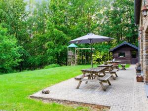 Taman di luar Rustic Retreat in Malmedy
