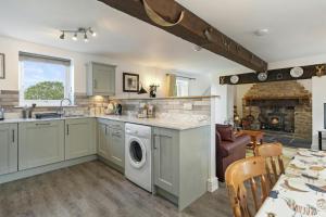 Köök või kööginurk majutusasutuses Stable Cottage Nanternis