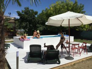 Bazén v ubytování B&B Isonzo nebo v jeho okolí