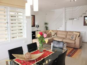 Χώρος καθιστικού στο Apartment in Ibiza near Stunning Beaches