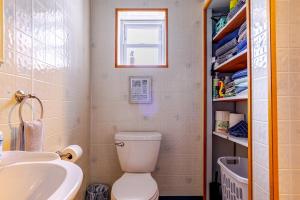 Koupelna v ubytování Lovely 2 bedroom apartment downtown Canisteo + 39 fotografií