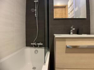 Ένα μπάνιο στο MyHome - Spacieux T4 rénové au cœur du Val Claret - 8pax +35 φωτογραφίες