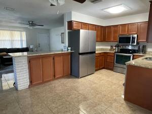 Gallery image of Heated pool short drive to beach in Ormond Beach