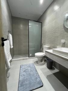 Ένα μπάνιο στο Saloumy pyramids hotel +24 φωτογραφίες