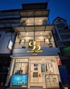 Gambar di galeri bagi SJ Beach House Patong di Pantai Patong