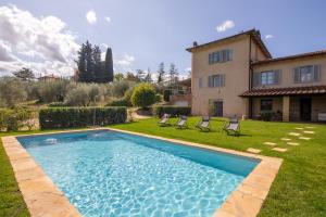 Bazén v ubytování Villa Mary by VacaVilla nebo v jeho okolí