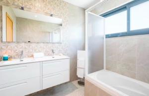 Ένα μπάνιο στο Homestay Cascais