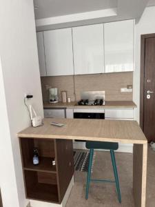 Nhà bếp/bếp nhỏ tại luxueux studio a malabata tanger