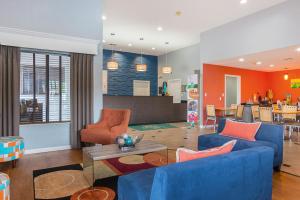Posezení v ubytování Quality Inn Carthage