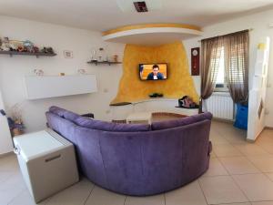 Μια τηλεόραση ή/και κέντρο ψυχαγωγίας στο Gelsomina Maison-SCARIO