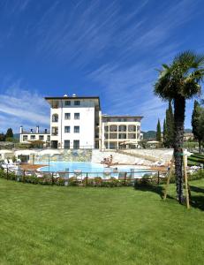 Photo de la galerie de l'établissement Hotel Resort Villa Luisa & Spa, à San Felice del Benaco